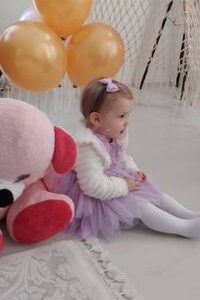 Pastel Renk Balon, Örme Çadır Ve Paluş Ayı Oyuncak, Defne Lina'Nın 1 Yaş Doğum Günü Organizasyonu